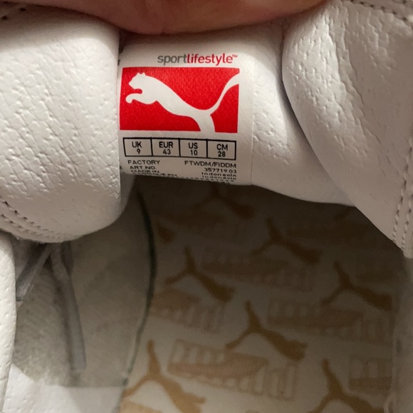 NEW* PUMA Suede Shoes - Picture 5 of 5